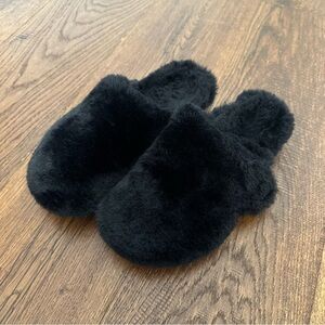 Vionic Plush Black Slippers